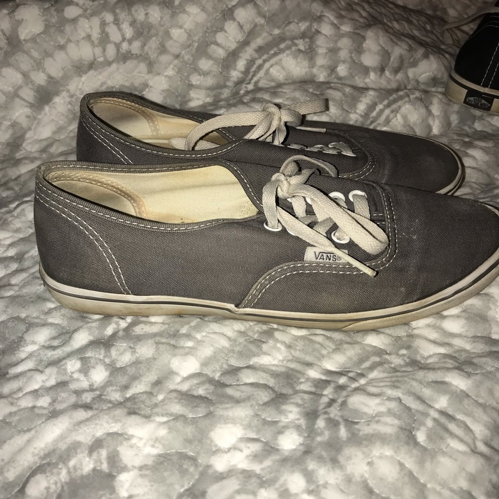 Grey vans - Picture 2 of 6